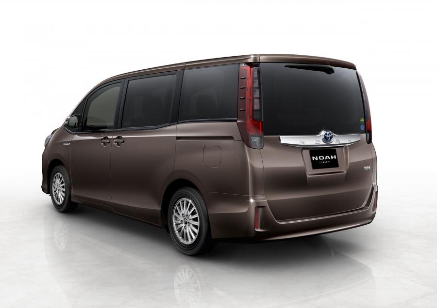  Toyota Noah Concept 2013 года  (фото 2 из 4)